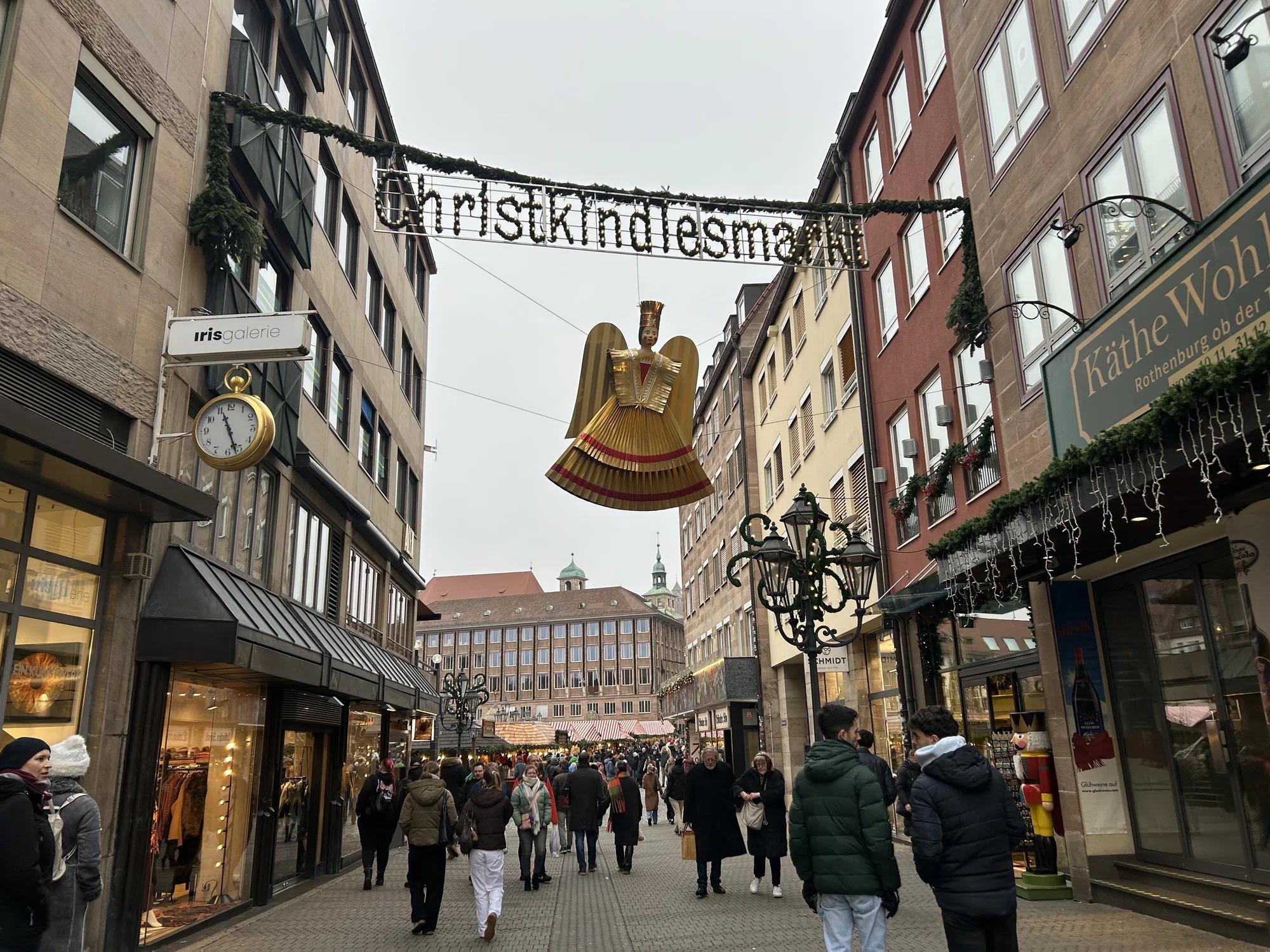 Nürnberger Altstadt mit Weihnachtsschmuck